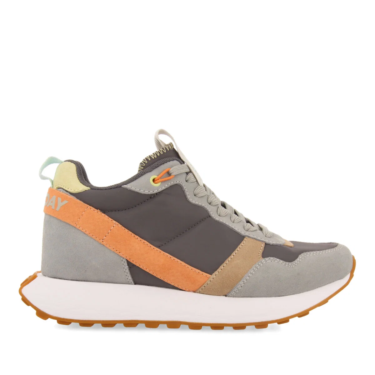 Vincly women's grey retro-style sneakers with inner wedges - Image 2
