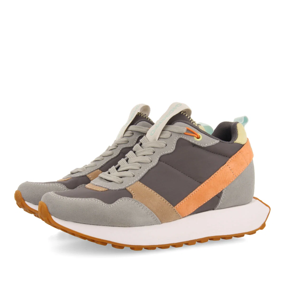 Vincly women's grey retro-style sneakers with inner wedges - Image 3