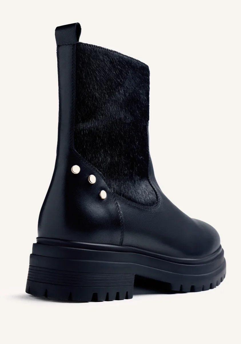 BLACK LEATHER STUDDED ANKLE BOOTS - Image 5