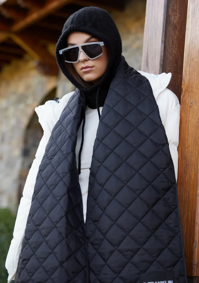 Nordic Bomb Quilted Scarf Black - Image 6