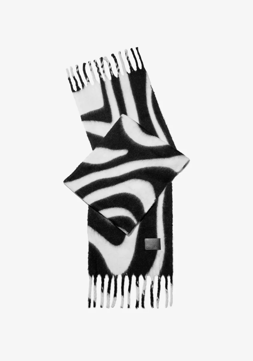 Nordic Zebra Scarf Black - Image 2